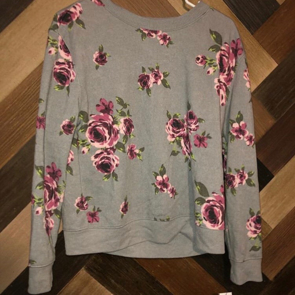 gray and purple floral top